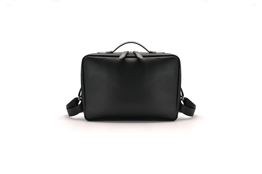 【NEW ARRIVAL】利便性と質感を融合させたショルダーバッグ【The Dual】